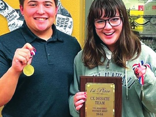 DSHS Debate wins district