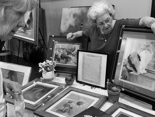 Senior community hosts memorial art and craft show