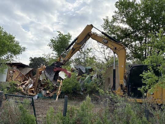 PHOTOS BY CHRIS KELKER-NEWLAN  Sunset Construction and Excavation was in charge of the demolition on March 30.