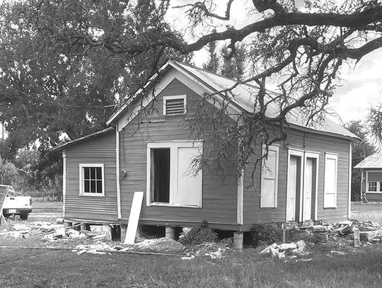 Work begins to stabilize historic I.V. Davis home on Old Fitzhugh Rd