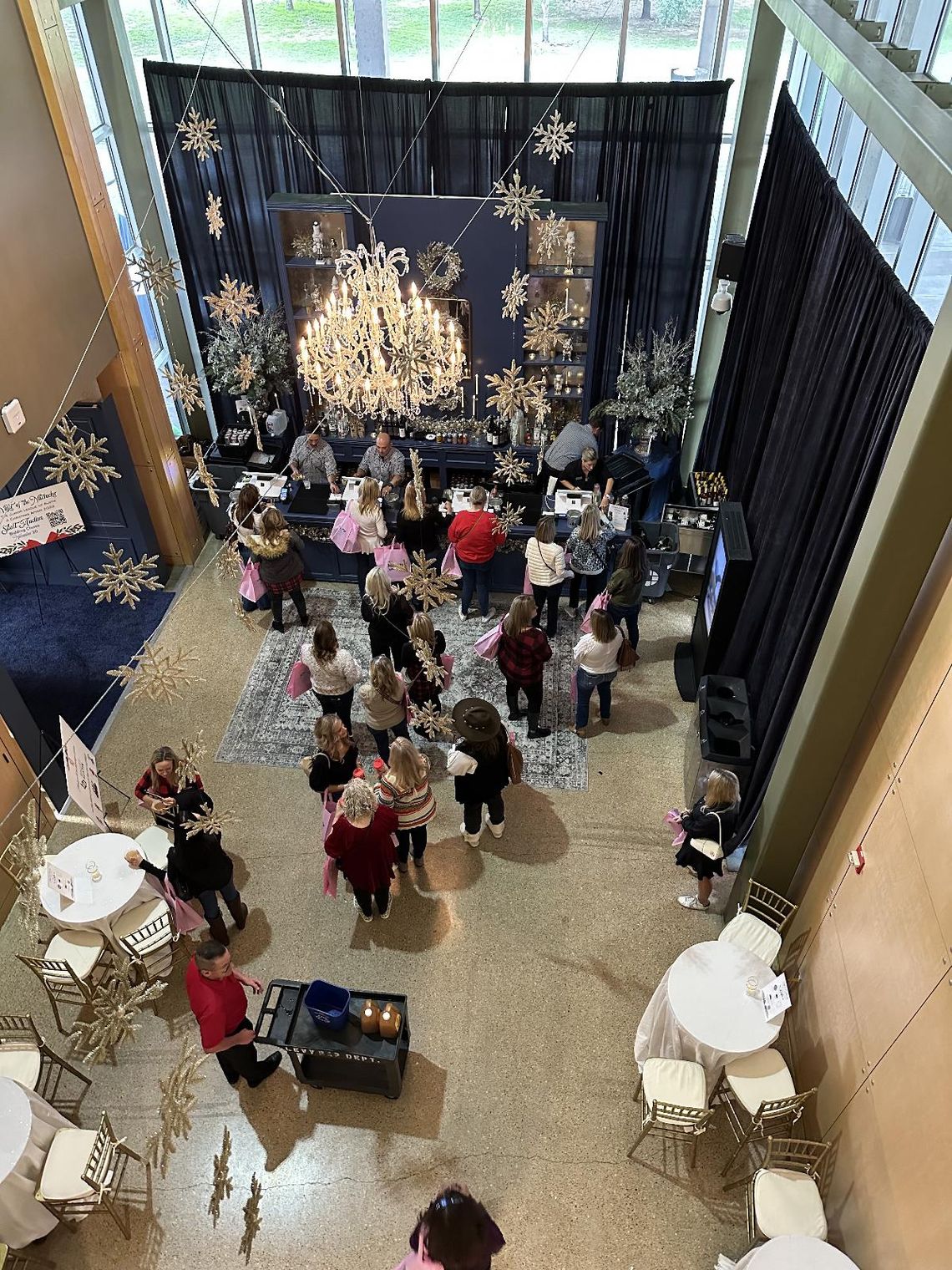 “A Christmas Affair” celebrates golden year PHOTO COURTESY OF THE JUNIOR LEAGUE AUSTIN “A Christmas Affair” will be held Nov. 19-23.