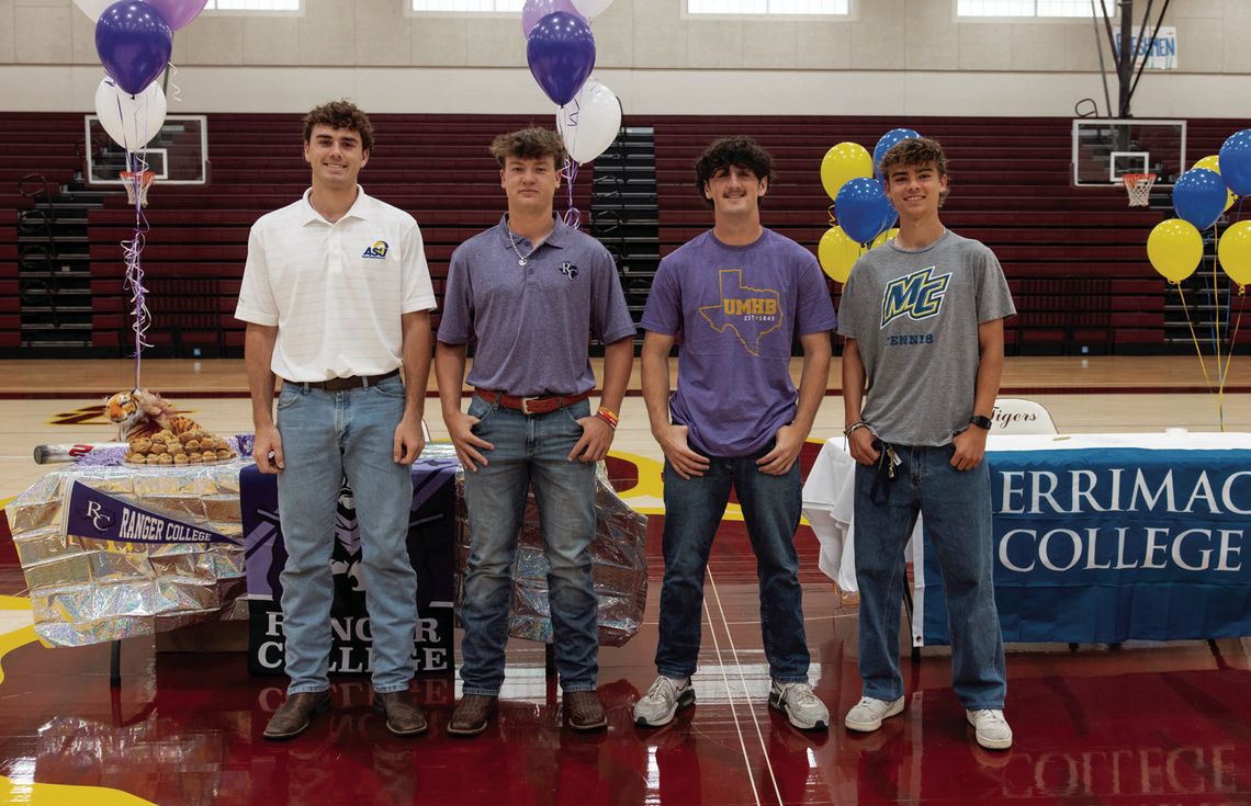 Four DSHS athletes sign letters of intent for college