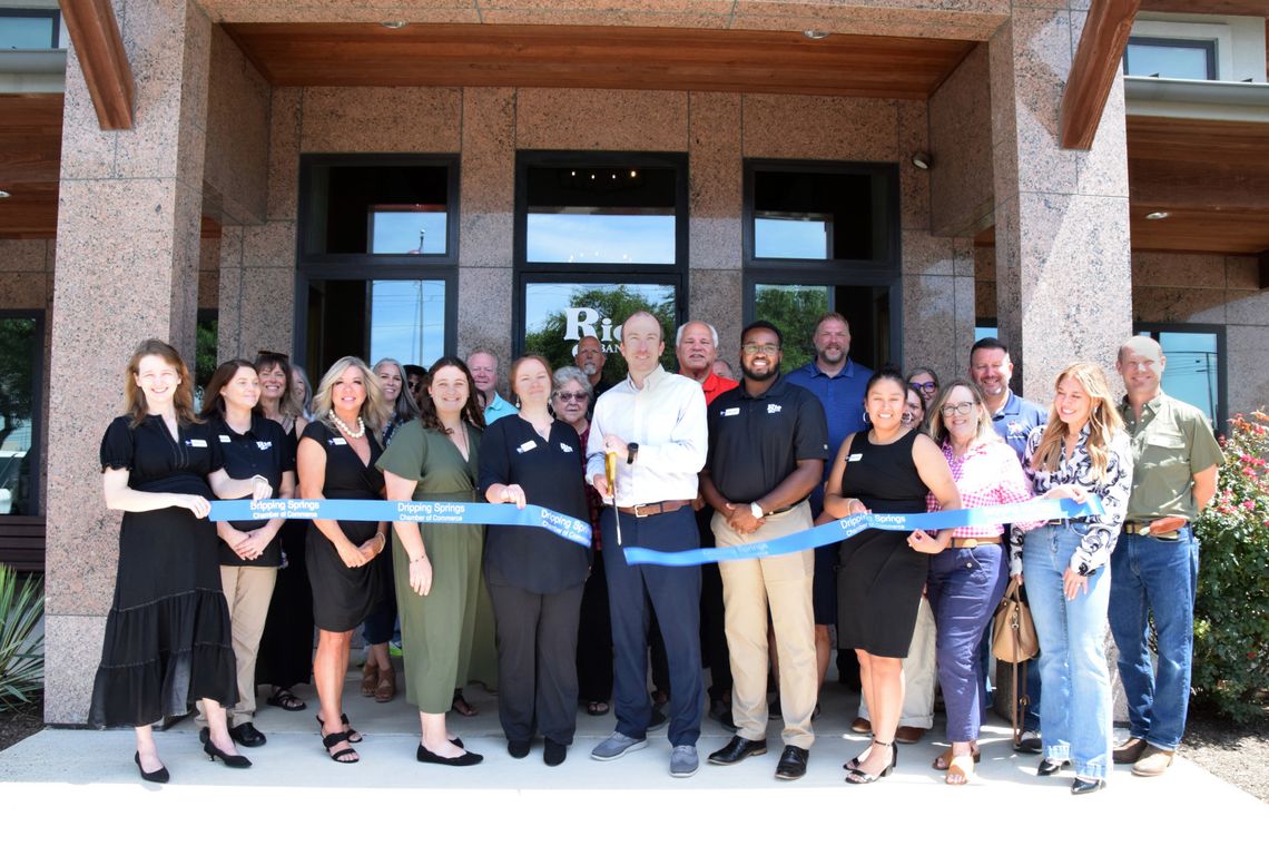 Rio Bank celebrates ribbon cutting in Dripping Springs