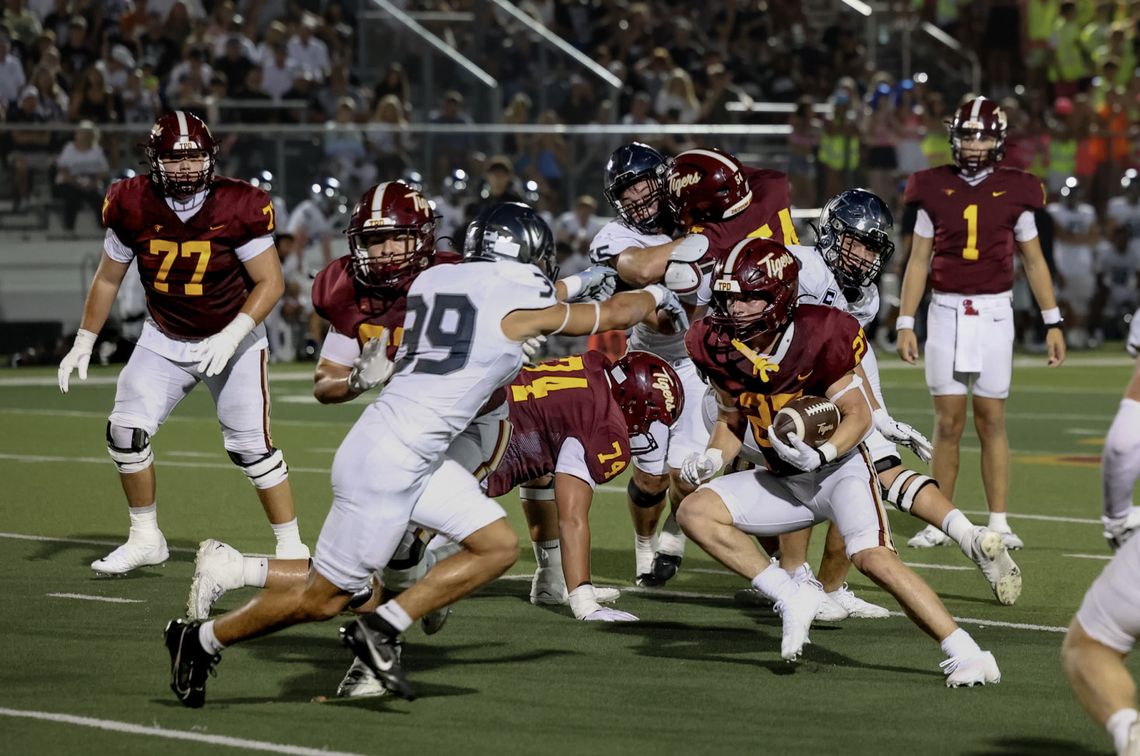 Tigers stun Vandegrift Vipers 41-14