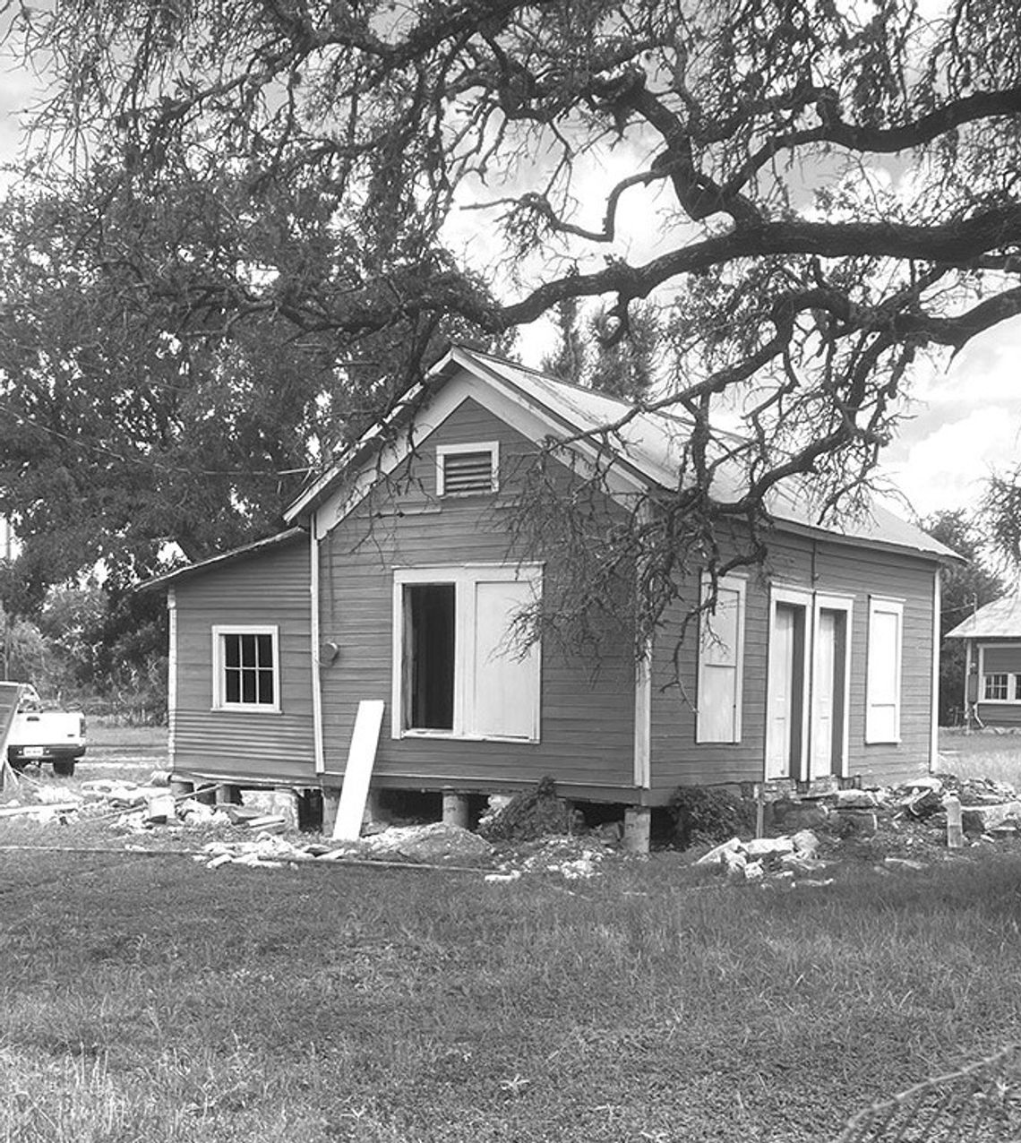 Work begins to stabilize historic I.V. Davis home on Old Fitzhugh Rd